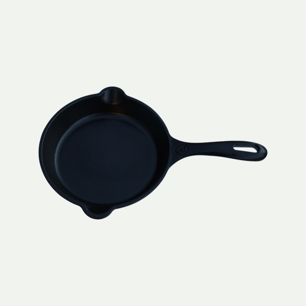 Victoria Cast Iron Skillet (16.5 cm) - enameled